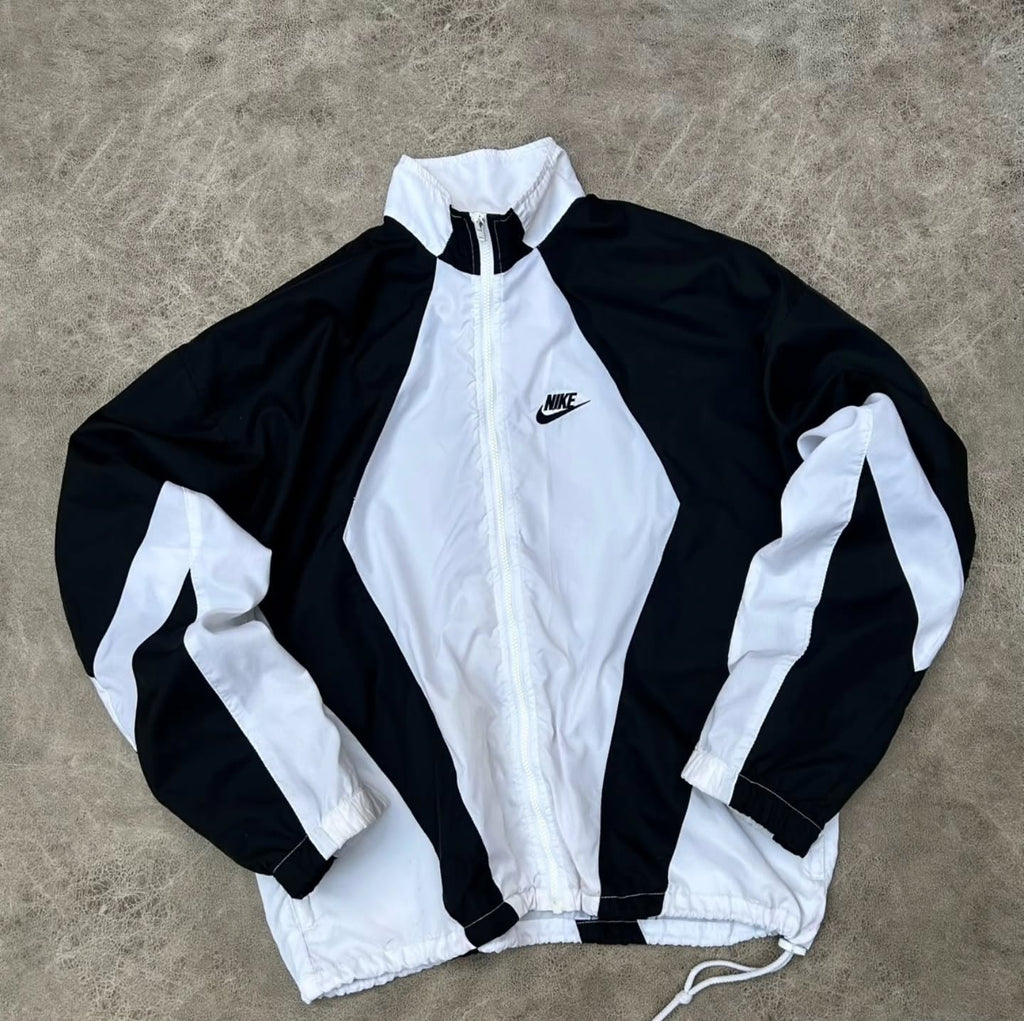 classic vintage Nike full-zip track jacket / windbreaker with a striking