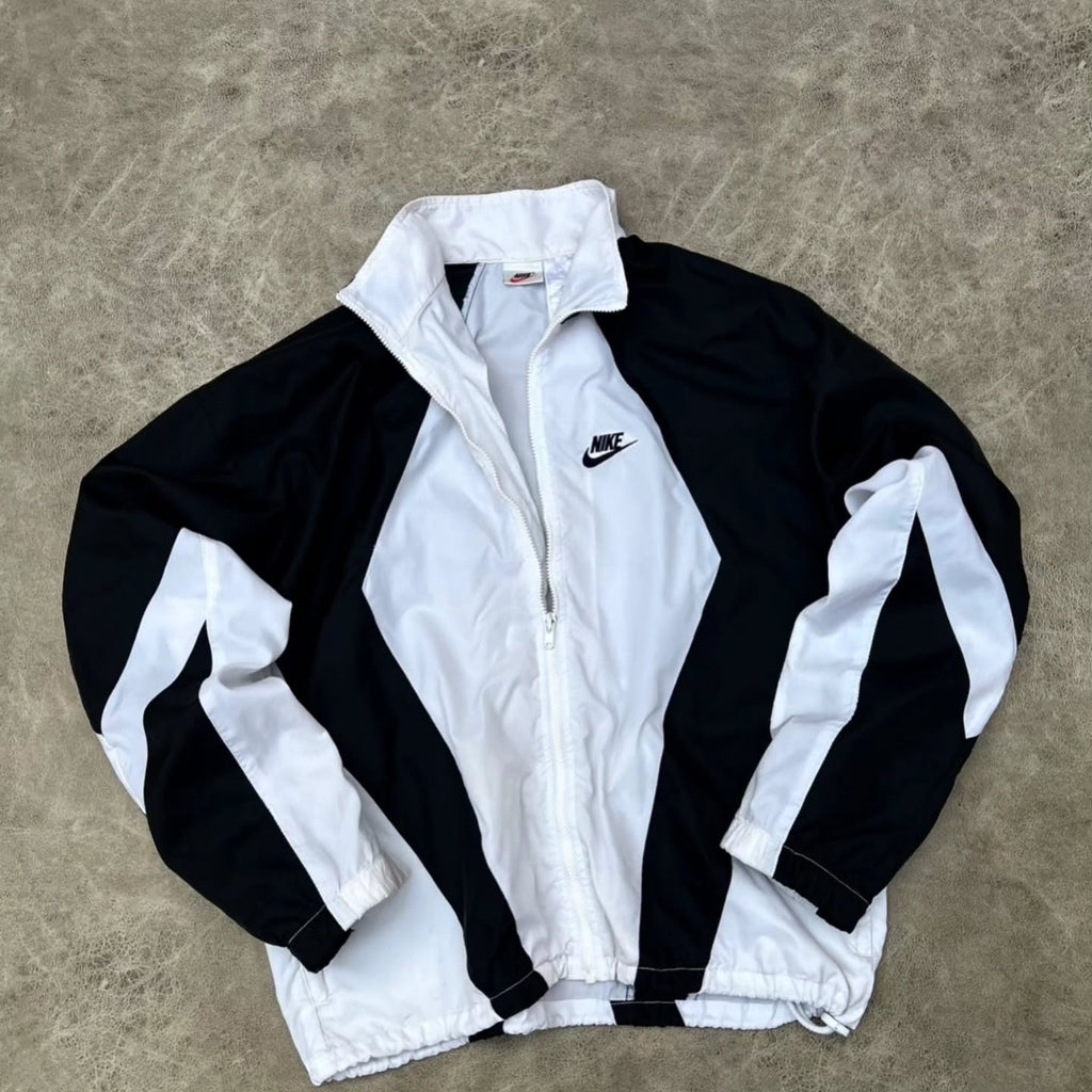 classic vintage Nike full-zip track jacket / windbreaker with a striking