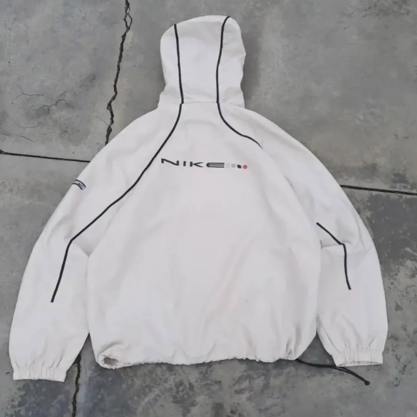 vintage Nike hooded half-zip anorak / windbreaker in a clean